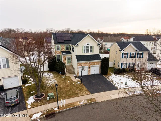 $725,000 | 10 Hemingway Lane, Columbus, NJ 08022