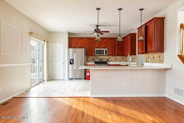 $725,000 | 10 Hemingway Lane, Columbus, NJ 08022