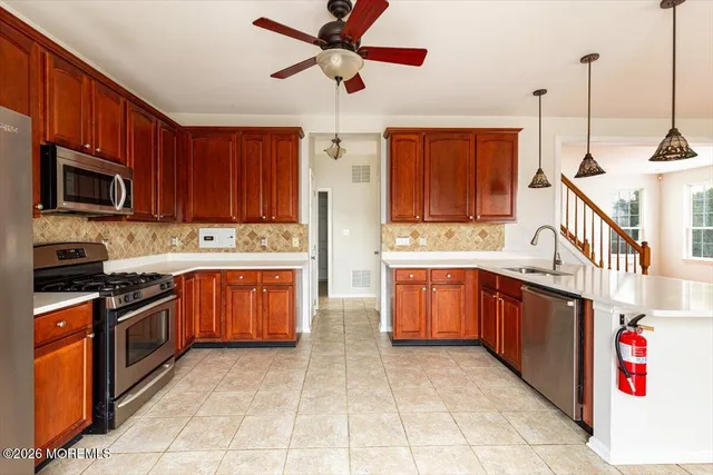 $725,000 | 10 Hemingway Lane, Columbus, NJ 08022