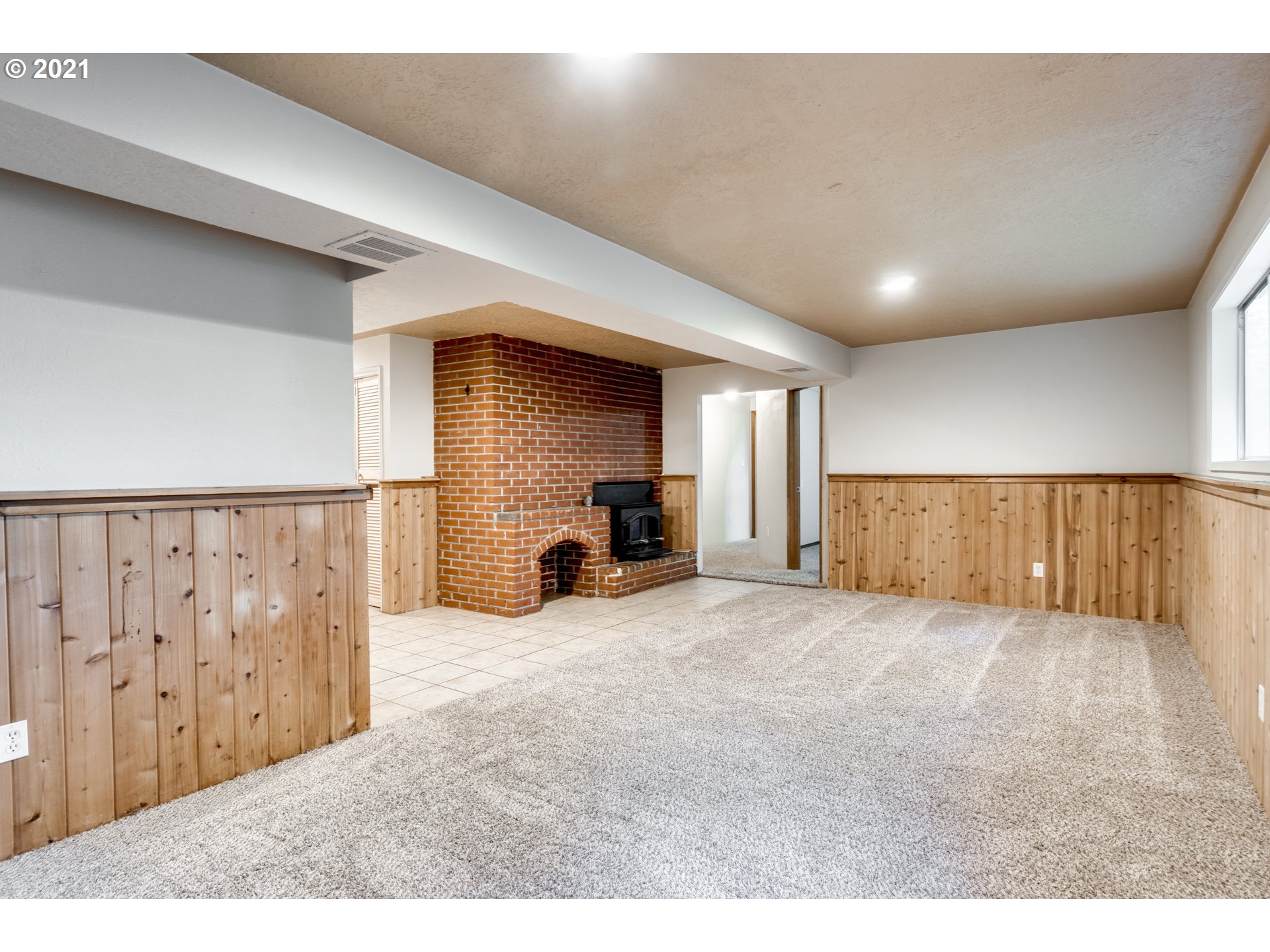 531 Oak Point Road Longview, WA 98632 - Photo 20 of 29 a view of a livingroom with furniture and staircase