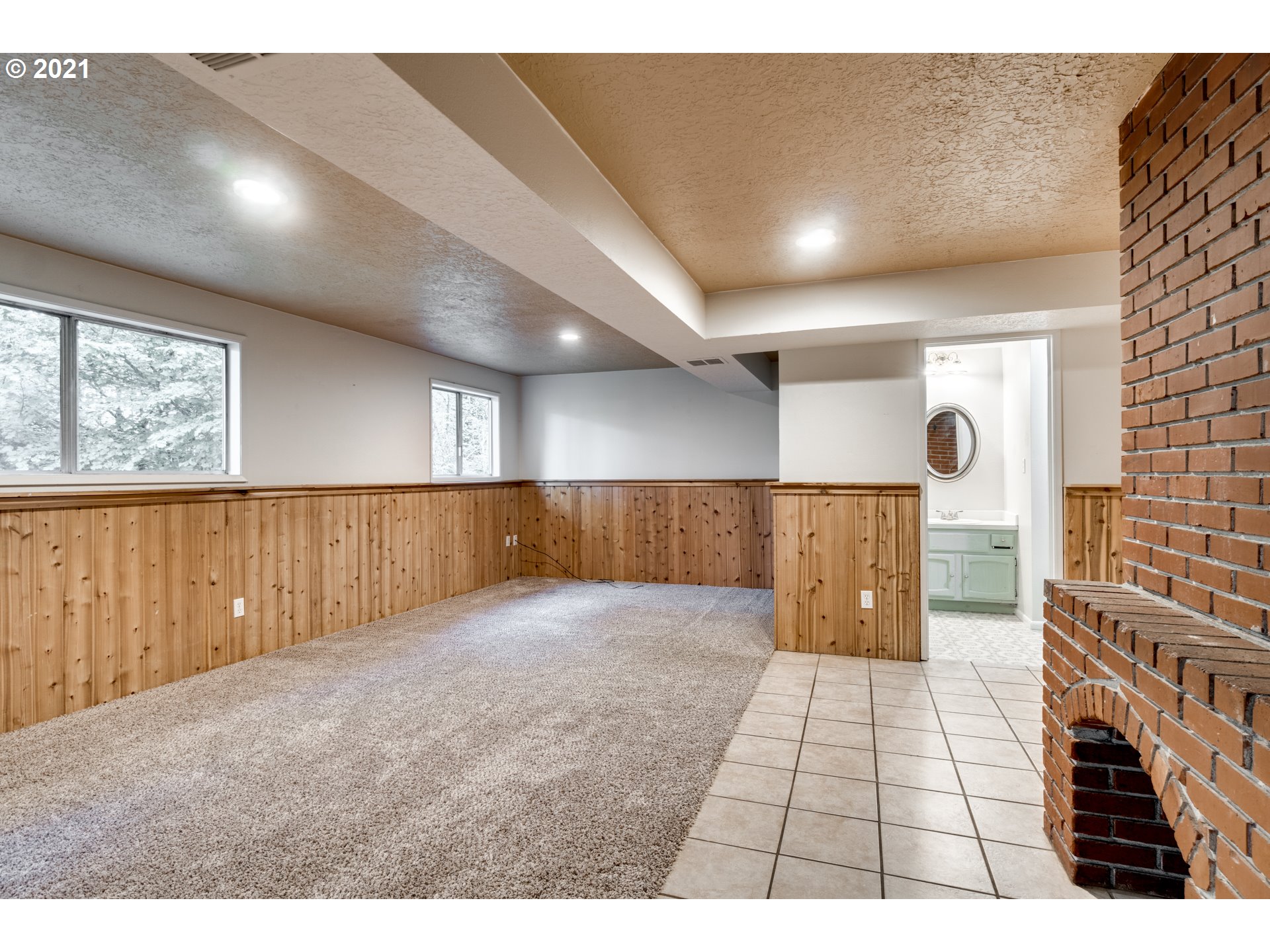 531 Oak Point Road Longview, WA 98632 - Photo 21 of 29 a view of an empty room