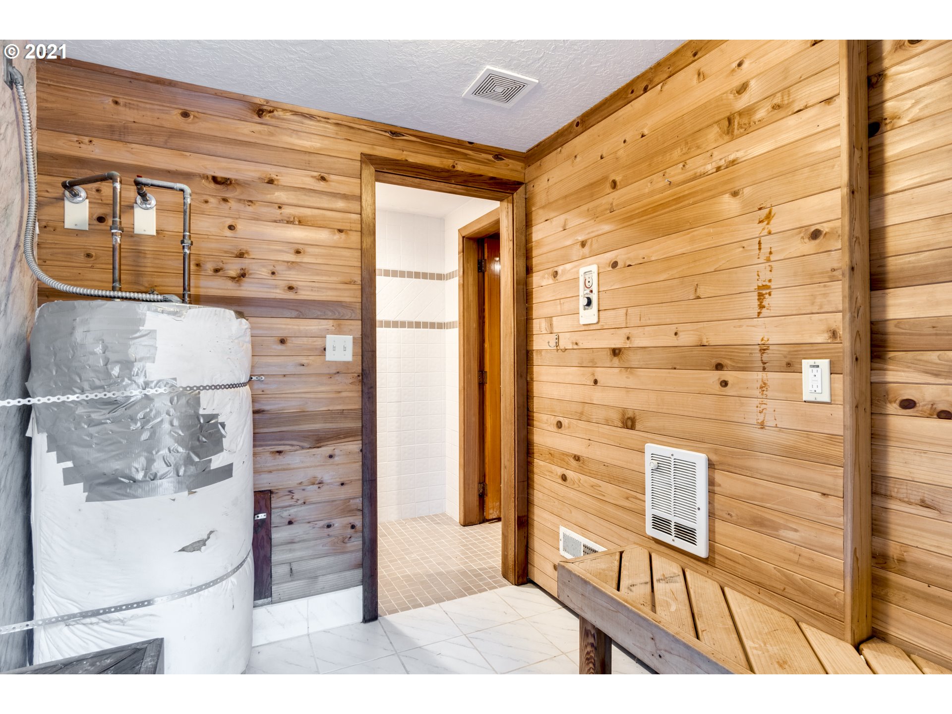 531 Oak Point Road Longview, WA 98632 - Photo 28 of 29 a view of a bathroom