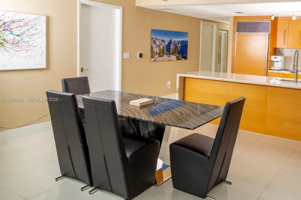 $10,000 | 465 Brickell Avenue, Unit 5101, Miami, FL 33131