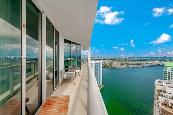 $10,000 | 465 Brickell Avenue, Unit 5101, Miami, FL 33131