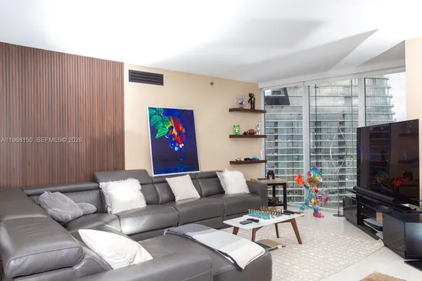 $10,000 | 465 Brickell Avenue, Unit 5101, Miami, FL 33131