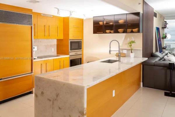 $10,000 | 465 Brickell Avenue, Unit 5101, Miami, FL 33131