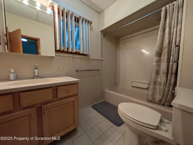 $1,550 | 810 Gino Merli Drive, Peckville, PA 18452