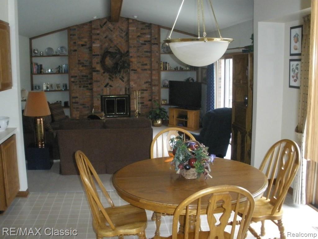 1675 Tacoma Drive Rochester, MI 48306 - Photo 14 of 14 P1010018.jpg