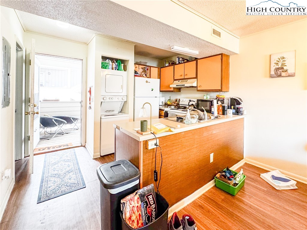 229 East King Street, Unit 23 Boone, NC 28607 - Photo 3 of 8