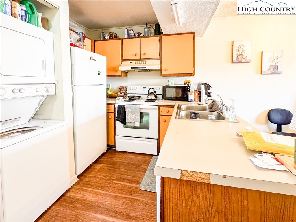 229 East King Street, Unit 23 Boone, NC 28607 - Photo 4 of 8