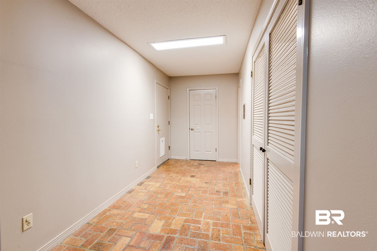3370 Roberts Lane Semmes, AL 36575 - Photo 11 of 33 Mudroom/Laundry Room
