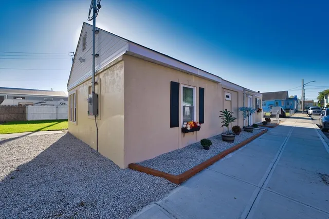 $389,900 | 340 Vale Street, Fall River, MA 02724