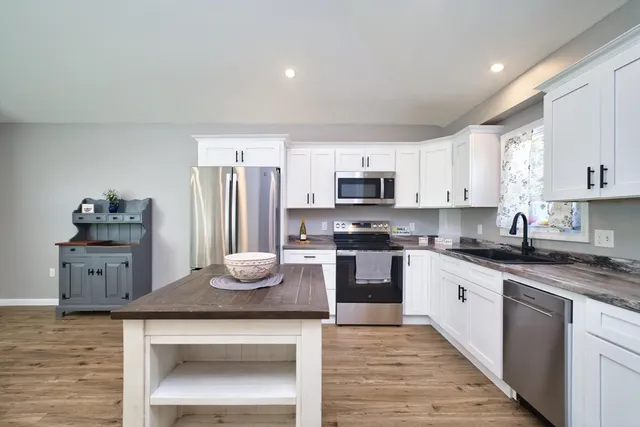 $389,900 | 340 Vale Street, Fall River, MA 02724