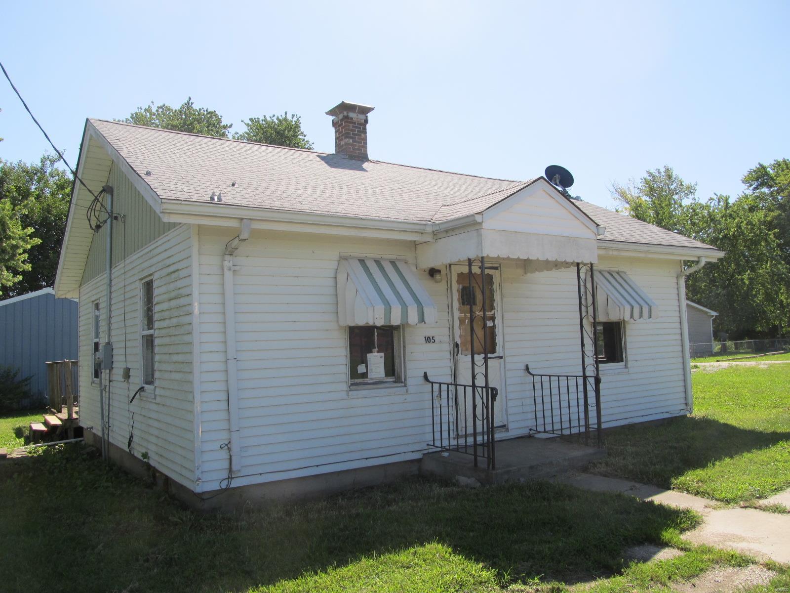 105 Public Road Fieldon, IL 62031 - Photo 3 of 12