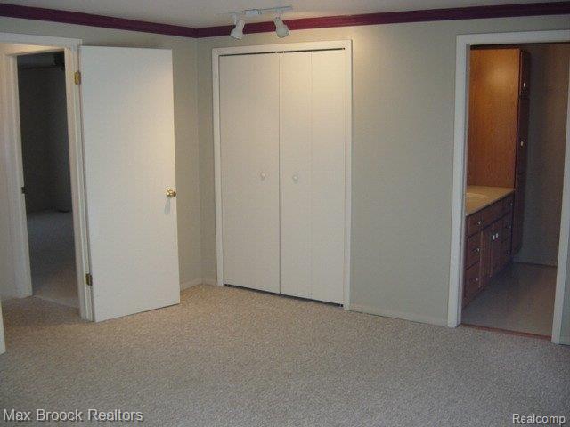 1979 Pondview Court, Unit 80 Rochester, MI 48309 - Photo 10 of 25 Large Master Suite