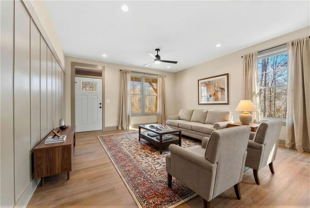 526 South Bibb Street Westminster, SC 29693 - Photo 3 of 13 Virtually Staged