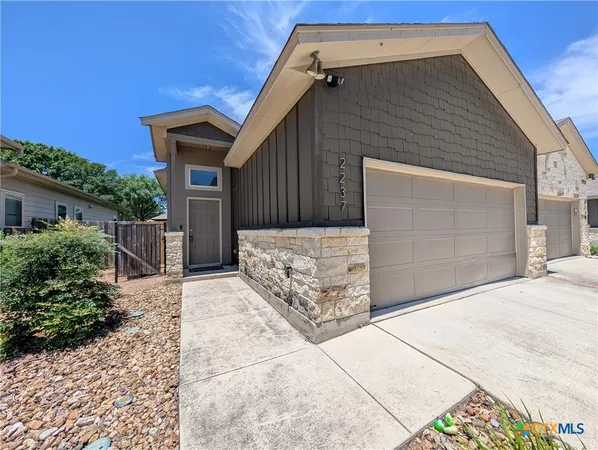 $1,595 | 2237 Avery Village, New Braunfels, TX 78130