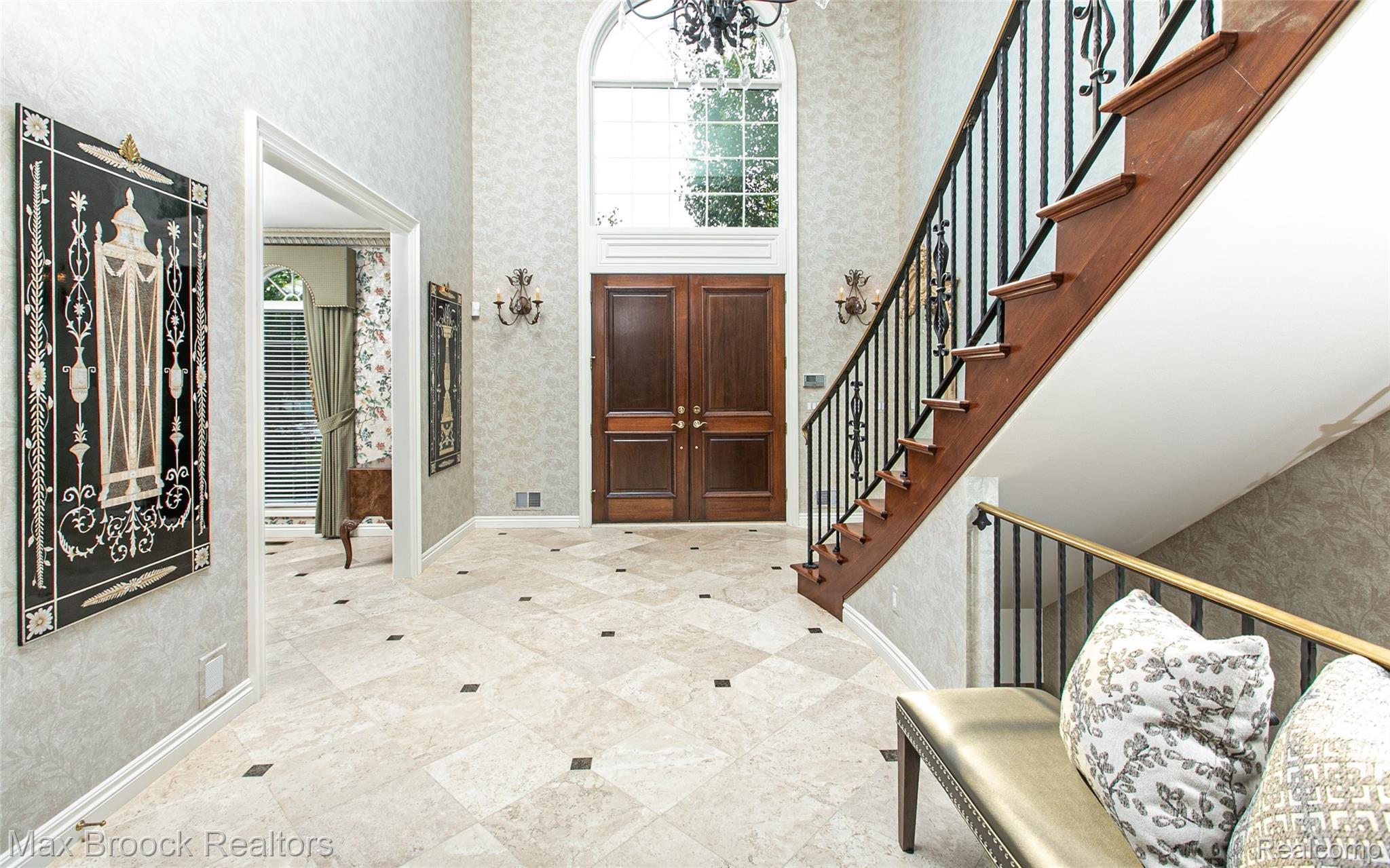 4865 Crestone Way Rochester, MI 48306 - Photo 15 of 63 -13.jpg