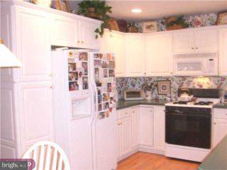 226 Tomlinson Road Philadelphia, PA 19116 - Photo 3 of 4 Gallery Image 3