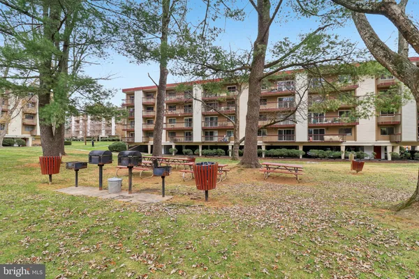 $2,450 | 10300 Westlake Drive, Unit S304, Bethesda, MD 20817