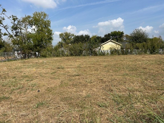 9800 Tuffly Street Houston, TX 77029 - Photo 2 of 2 a bathroom with a sink and a yard