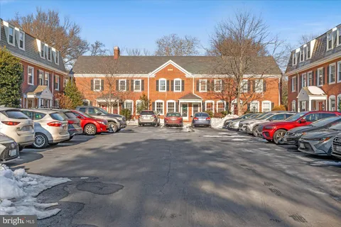 $598,000 | 3013 South Buchanan Street, Arlington, VA 22206