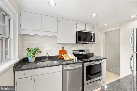 $598,000 | 3013 South Buchanan Street, Arlington, VA 22206