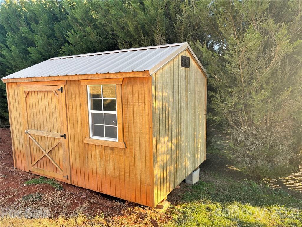 2132 Olde Farm Road Southeast Hudson, NC 28638 - Photo 5 of 23 Gallery Image 5