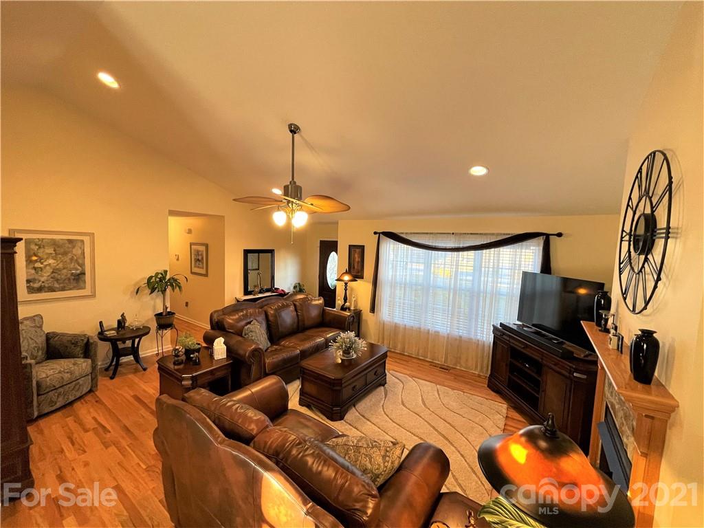 2132 Olde Farm Road Southeast Hudson, NC 28638 - Photo 7 of 23 Gallery Image 7