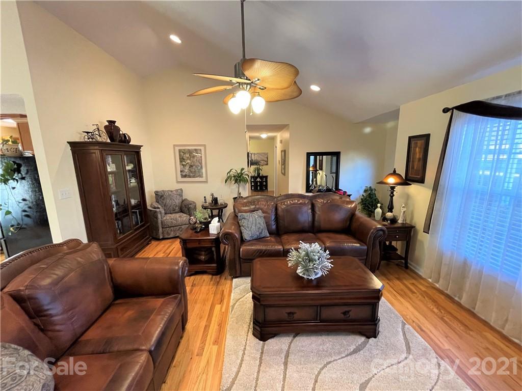 2132 Olde Farm Road Southeast Hudson, NC 28638 - Photo 8 of 23 Gallery Image 8