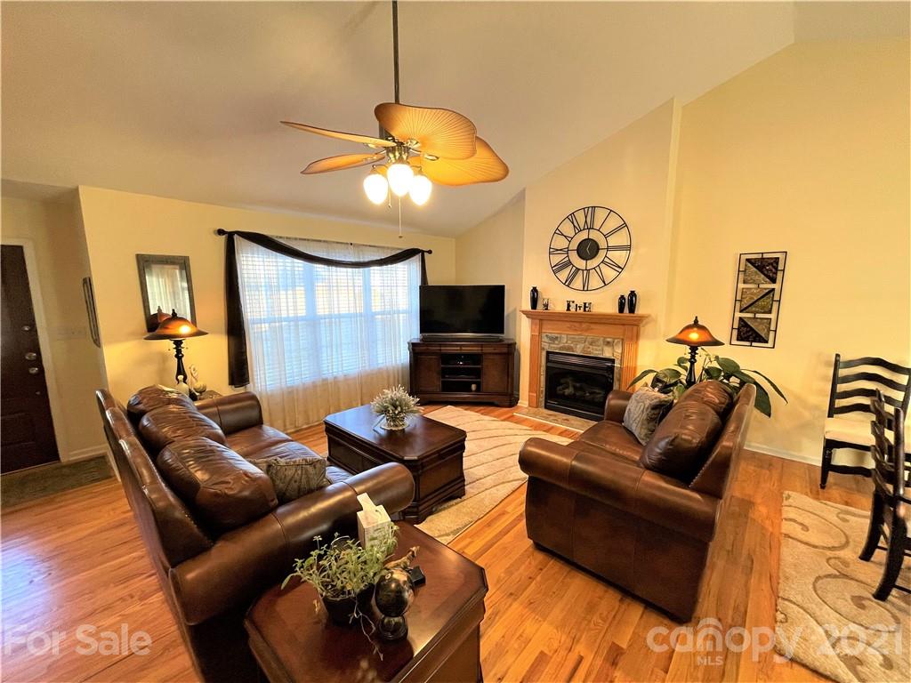 2132 Olde Farm Road Southeast Hudson, NC 28638 - Photo 9 of 23 Gallery Image 9