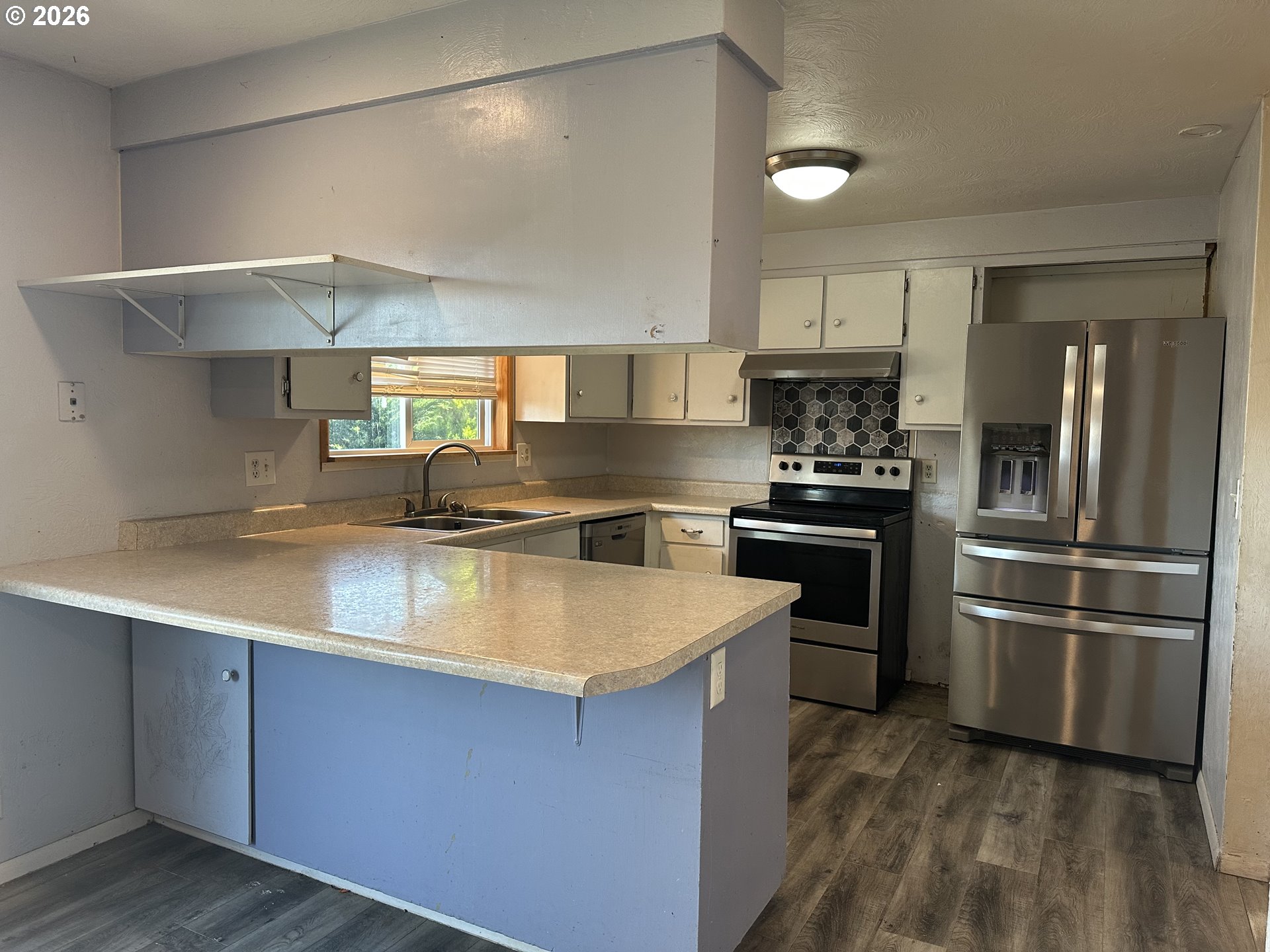 1435 5th Street Springfield, OR 97477 - Photo 4 of 11 Kitchen