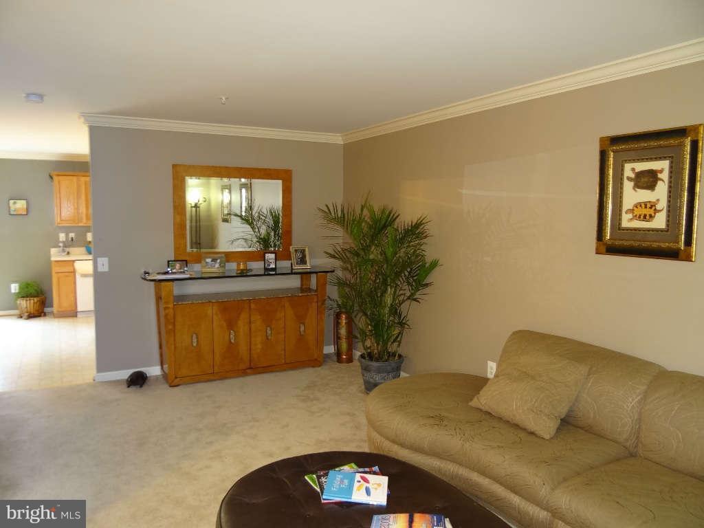 605 Howards Loop, Unit 89 Annapolis, MD 21401 - Photo 2 of 11 Living Room