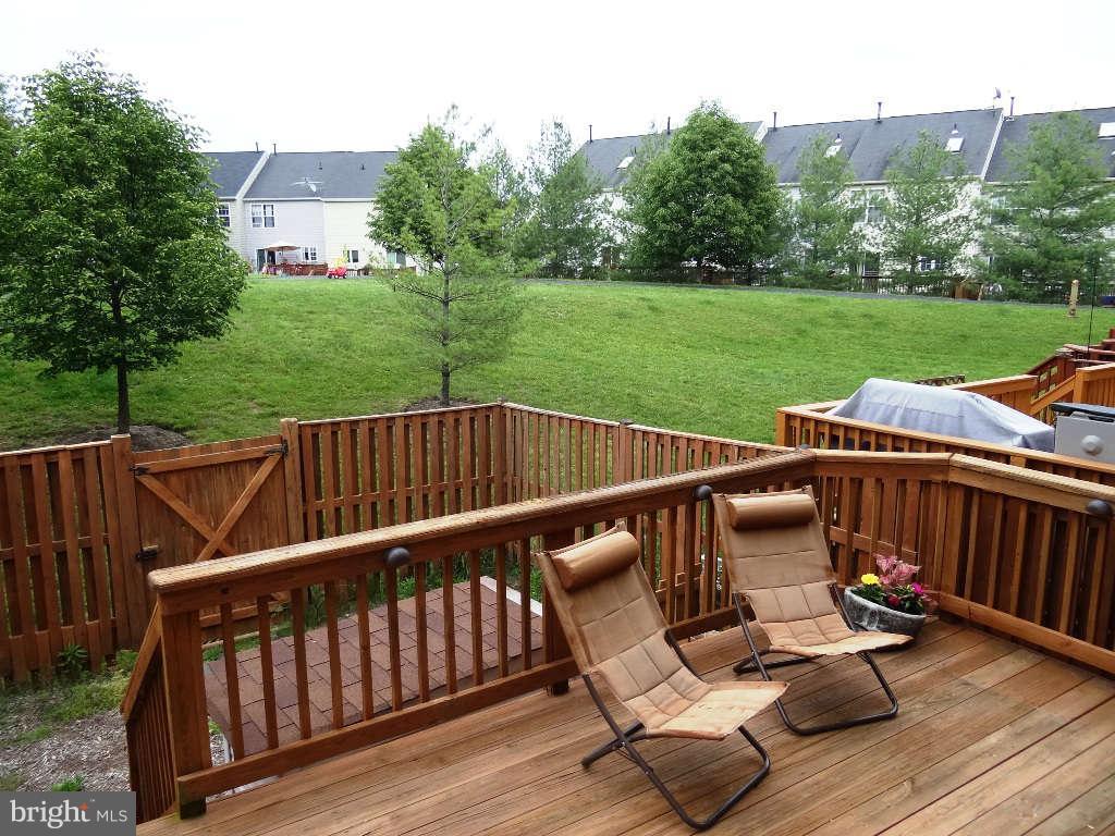 605 Howards Loop, Unit 89 Annapolis, MD 21401 - Photo 6 of 11 Deck