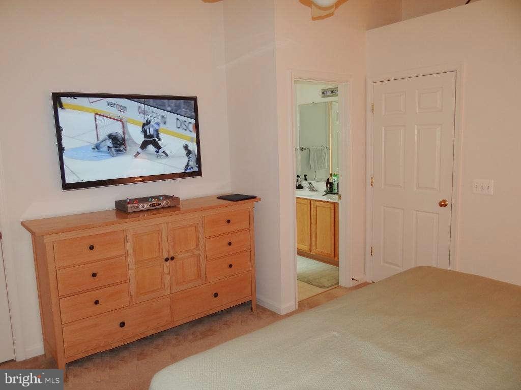 605 Howards Loop, Unit 89 Annapolis, MD 21401 - Photo 8 of 11 Bedroom (Master)