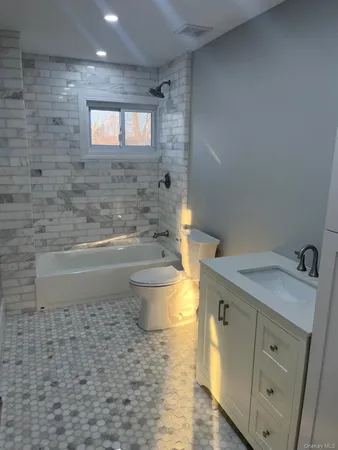 $6,999 | 5 Farmstead Road, Commack, NY 11725