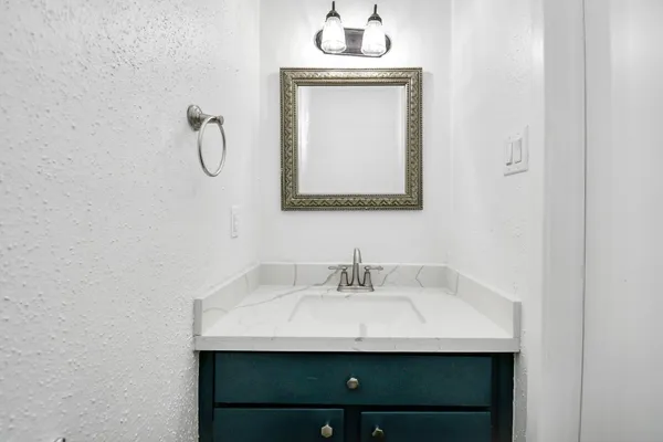 $165,000 | 2002 Gentryside Drive, Unit 113, Houston, TX 77077