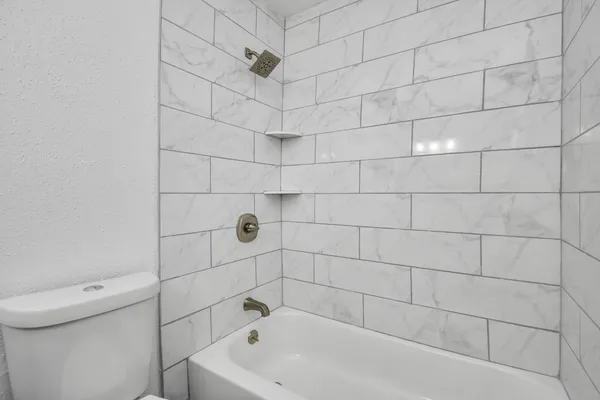$165,000 | 2002 Gentryside Drive, Unit 113, Houston, TX 77077