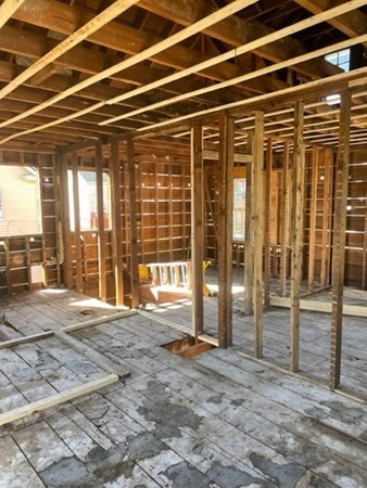 15 Oconnell Road Boston, MA 02124 - Photo 3 of 7