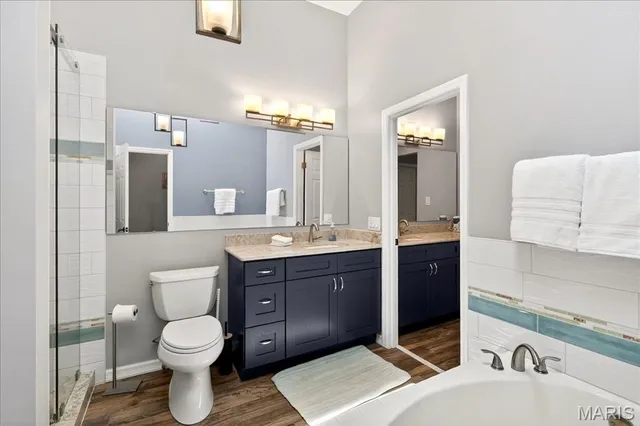 $390,000 | 1848 Ridgeview Cir Drive, Ballwin, MO 63021