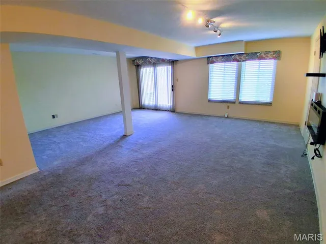 $390,000 | 1848 Ridgeview Cir Drive, Ballwin, MO 63021