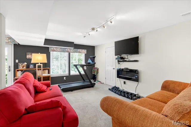 $390,000 | 1848 Ridgeview Cir Drive, Ballwin, MO 63021