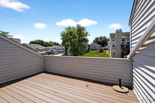 $390,000 | 1848 Ridgeview Cir Drive, Ballwin, MO 63021