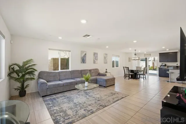 $615,000 | 32046 Prairie Crossing Drive, Winchester, CA 92596