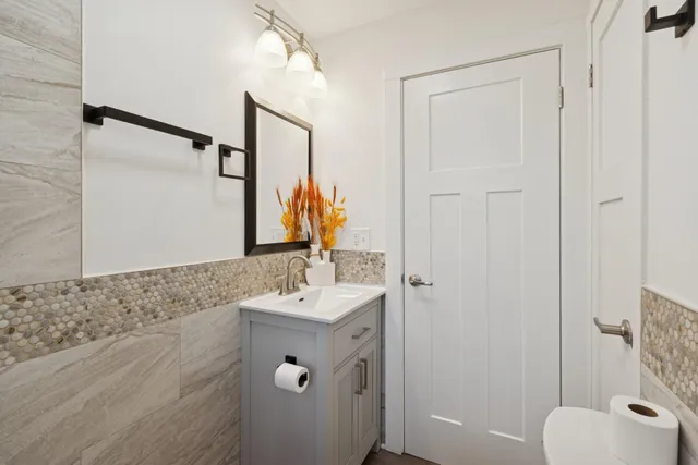 $344,900 | 10121 West Bungalow Parkway, West Allis, WI 53214