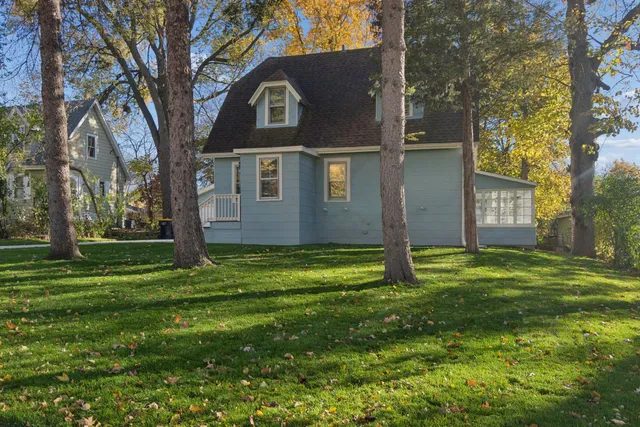 $344,900 | 10121 West Bungalow Parkway, West Allis, WI 53214