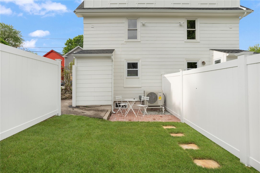 54 Grand View Street Providence, RI 02906 - Photo 5 of 43