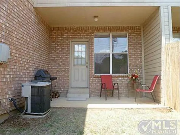 $1,950 | 1508 Barbara Drive, Lewisville, TX 75067