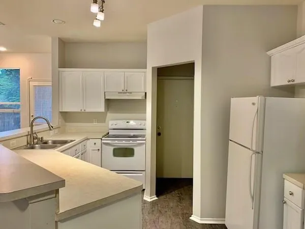 $1,950 | 1508 Barbara Drive, Lewisville, TX 75067