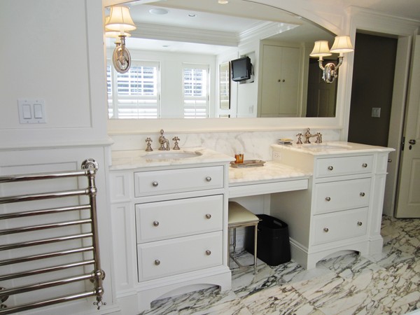 47 Carisbrooke Road Wellesley, MA 02481 - Photo 15 of 24 a bathroom with a sink vanity and mirror